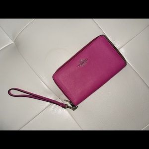 Wristlet wallet